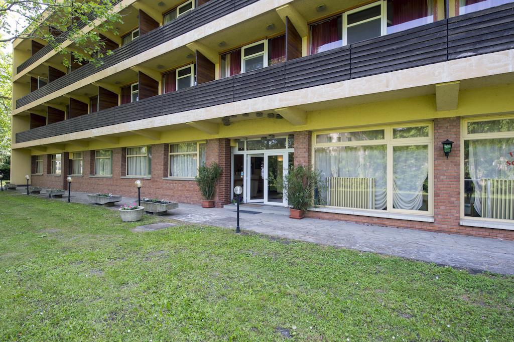 Familia Hotel Balatonboglár Eksteriør bilde